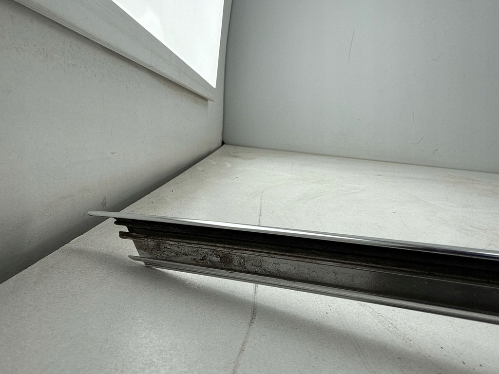 фото №12, Audi a6 c7 2015 задня молдинг дахова