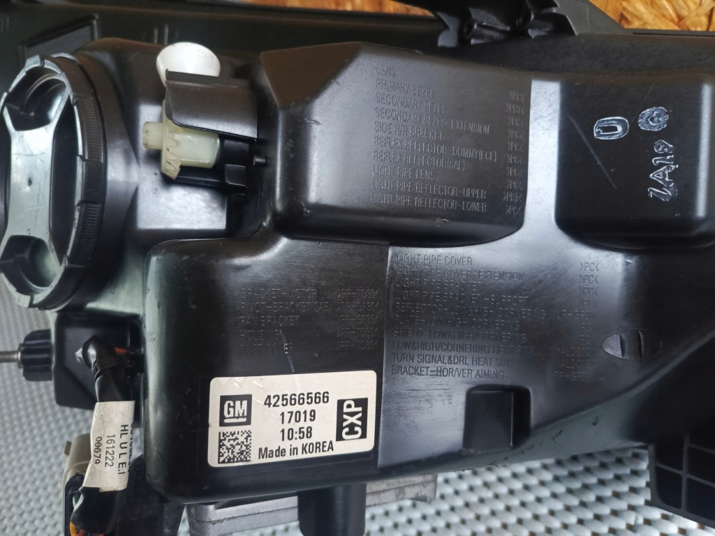 Фара перед левая opel mokka x full led 42566566 комплект . в Украине