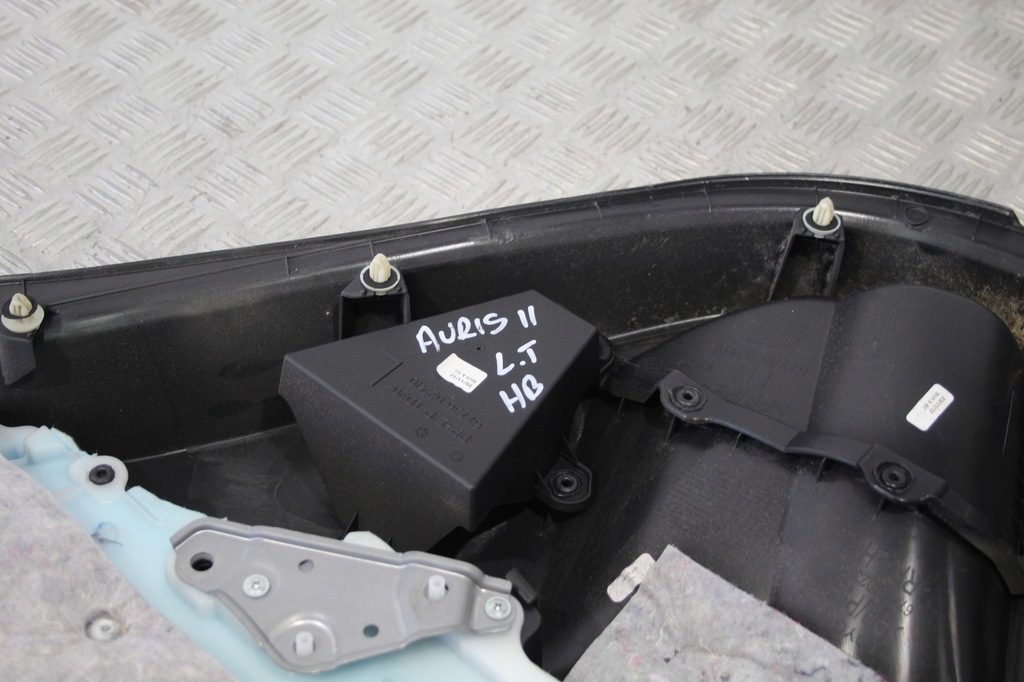 фото №5, Обшивка дверь левый задняя toyota auris ii