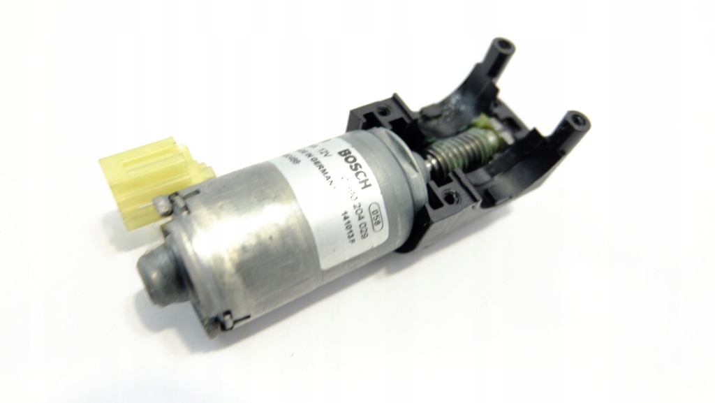 Купить Citroen ds5 моторчик регулировки сиденье левый перед 0390204029