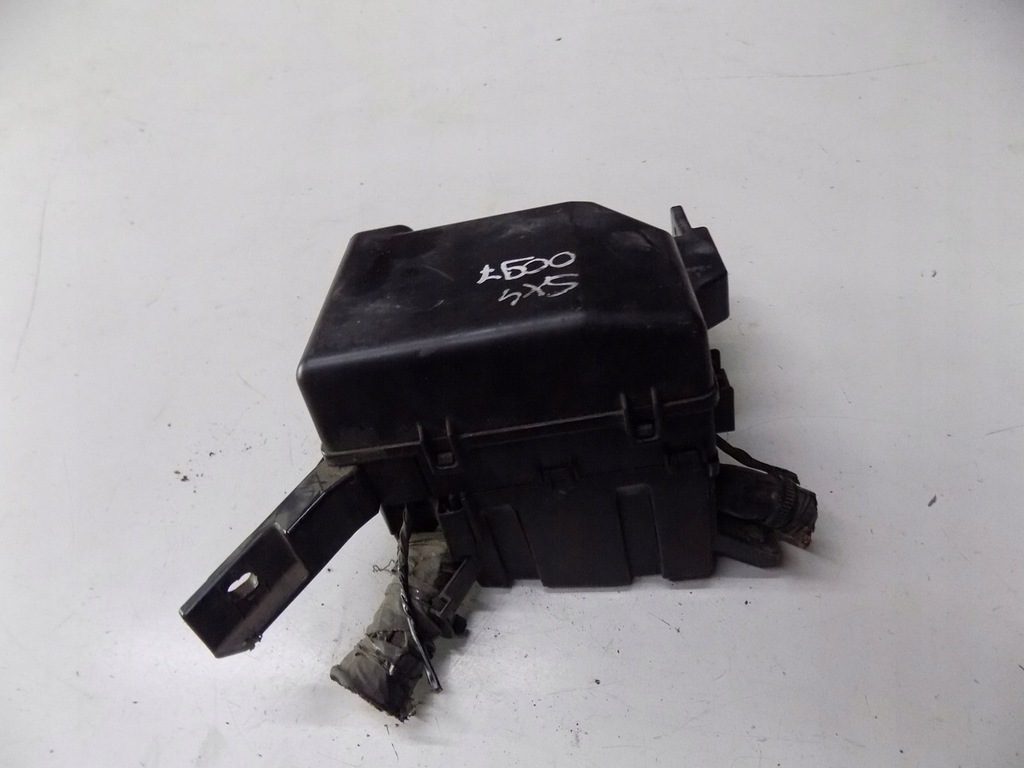фото №8, Suzuki sx4 1.9 коробка предохранителей 79j01
