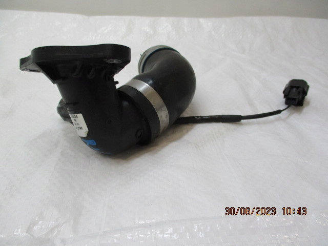 Kadjar 1.5 dci труба патрубок воды 147138070r в Украине