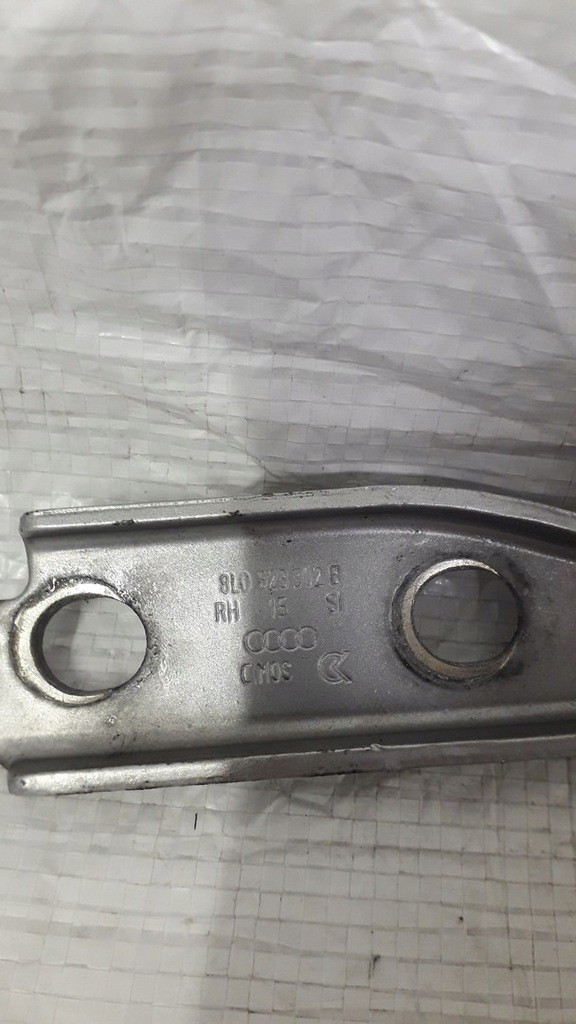 фото №13, Петля капот audi a3 8l lift lz6l ly7w 8l0823301b 8l0823302b lx7z lz9w