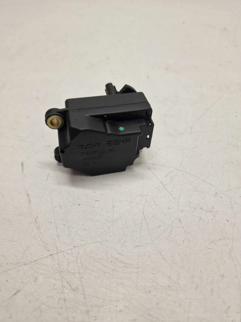 Купити Volvo s80 2.4 d 02' моторчик кришка обдув 74931