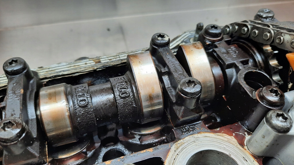 фото №13, Головка двигателя правая 078103373ah audi a6 c5 2.4 v6