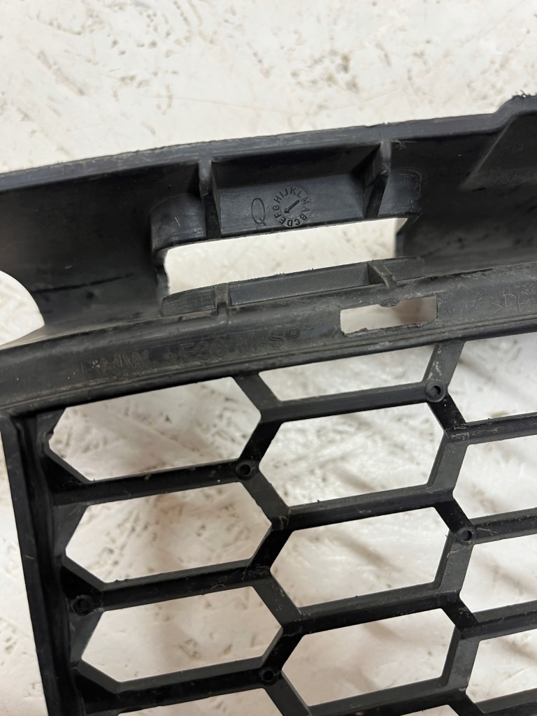 Bmw 3 f30 f31 рестайлинг  m набор решётка средняя бампера 51118054132 Цена