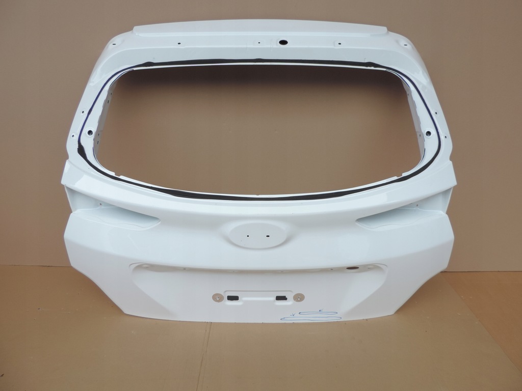 фото №1, Hyundai kona lift 2020 2021 крышка багажника задняя