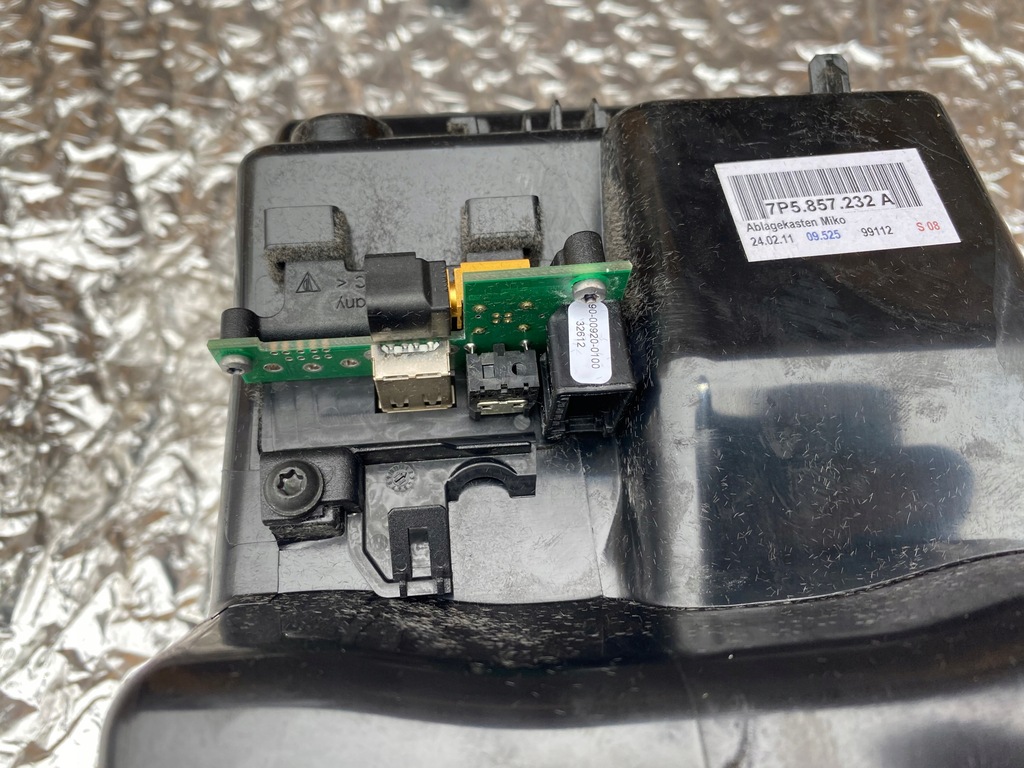 фото №11, 7p5857232a бардачок туннель среднего porsche cayenne 7p5 разъём usb aux