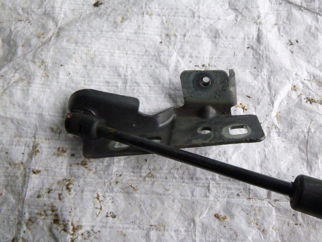 фото №3, Петля капот лівий land rover discovery sport l550