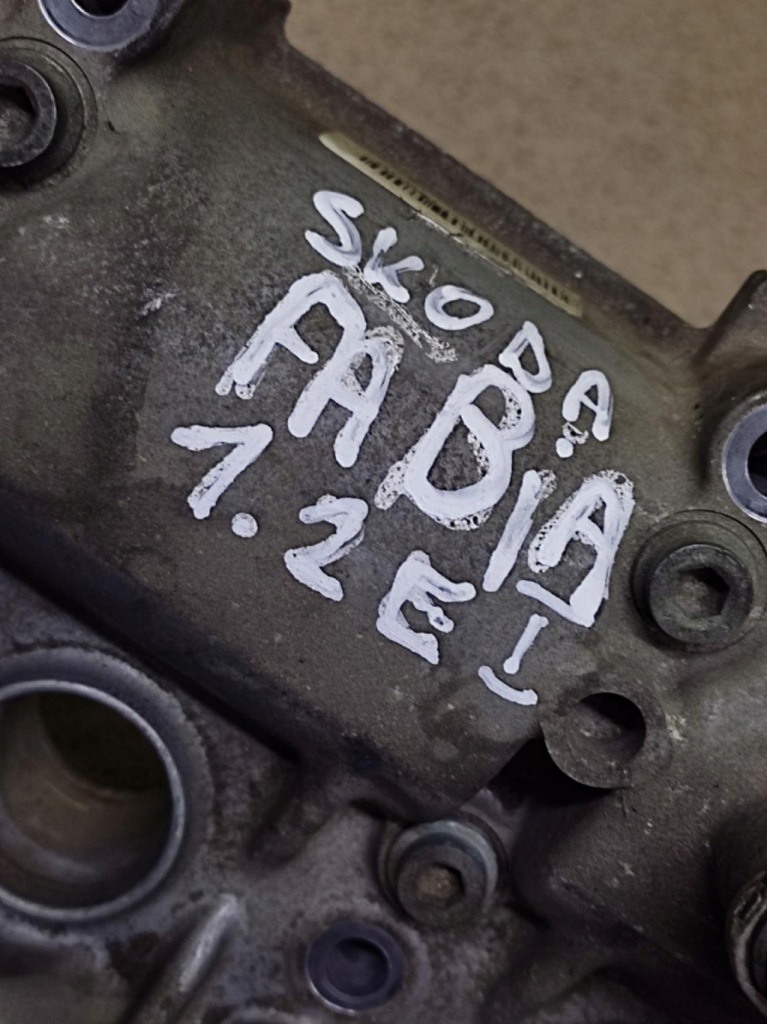 Skoda fabia 1 1.2 крышка клапанов валы 03e103475h Оригинал