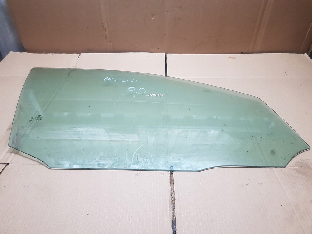 фото №1, Mercedes w204 стекло дверь перед правая 2007r