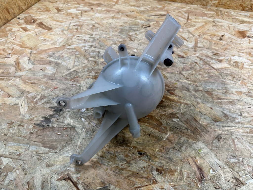 фото №6, Бак расширительный mercedes eqa w243 a2435004100