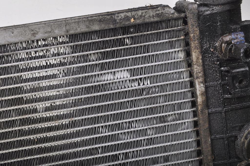 фото №3, Chrysler 300m 3.5 радіатор wody