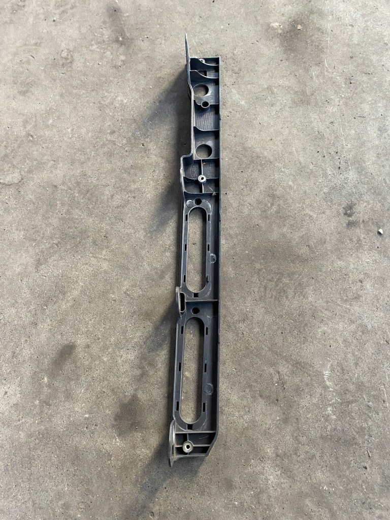 фото №1, Range rover sport l494 направляющая крыла правый