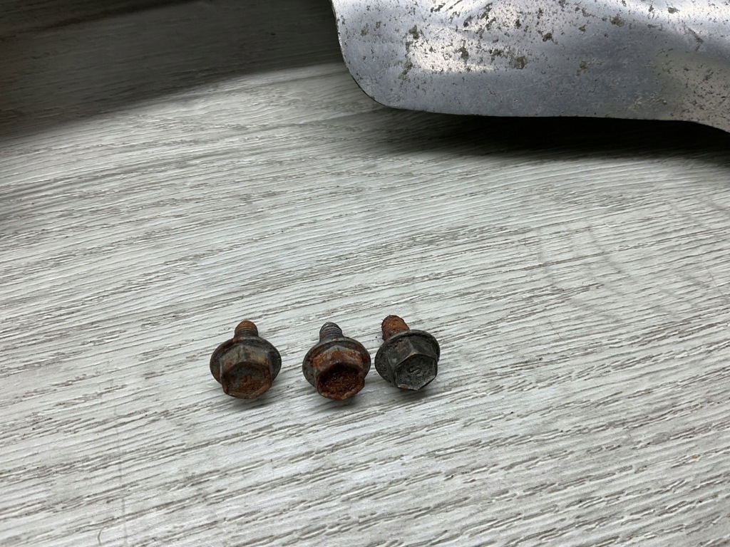 Защита тепловая выхлоп mercedes-benz sl r129 1296822771 a1296822771 Недорого