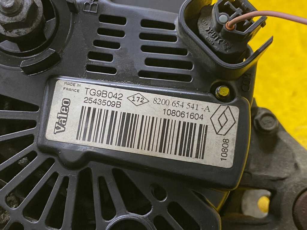 Генератор 8200654541-a clio 3 1.2 tce d4f h784 dacia Недорого