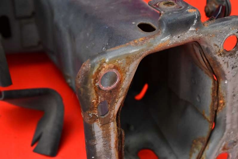 Балка бампера перед передня ford focus mk2 06r Зі Шроту