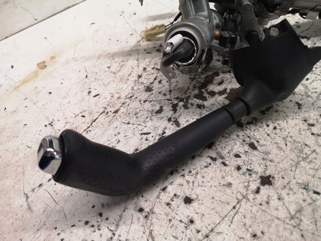 фото №7, Toyota avensis verso колонка рулевая 45020-28-7 europa