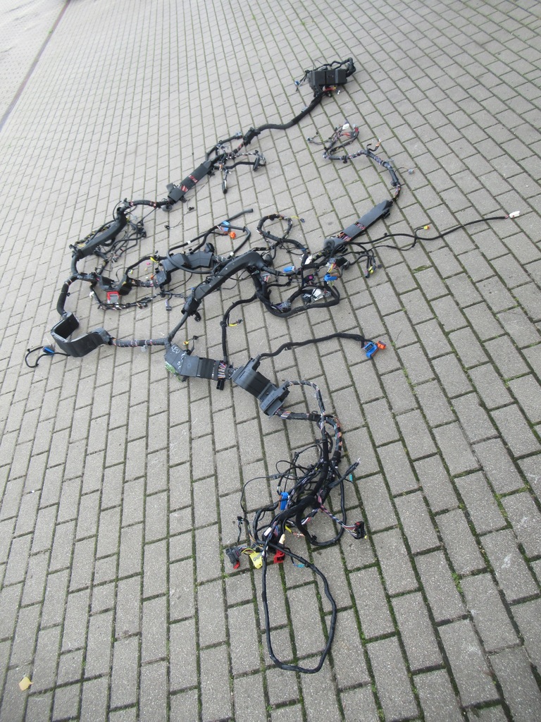 фото №1, Maserati levante lift 3.0v6 электропроводка салона