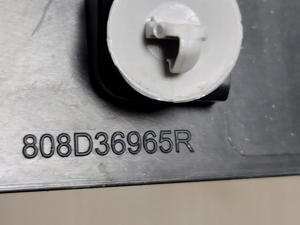 Dacia duster 3 2024- 24- крило перед ліве молдинг ліва дверей перед ліва Зі Шроту