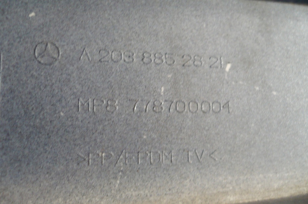 фото №14, Mercedes c-klasa w203 молдинг бампера задня права