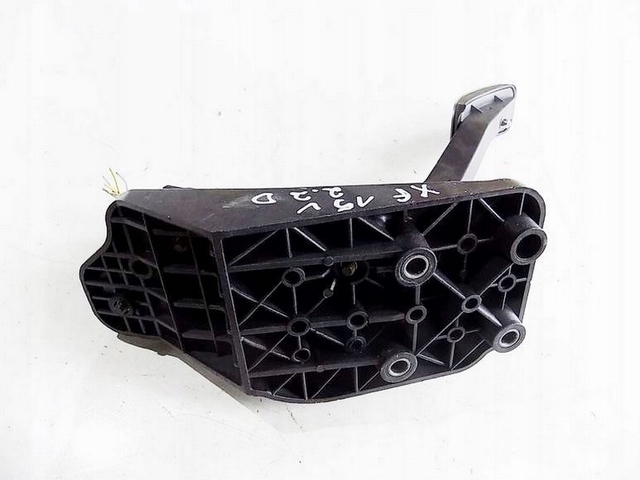 фото №3, Jaguar xf i x250 15r 2.2 tdi педаль газа