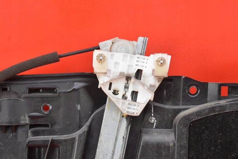 фото №7, Подъемник стекло левый перед eu c2355997x mazda 5 1 i cr 05-08