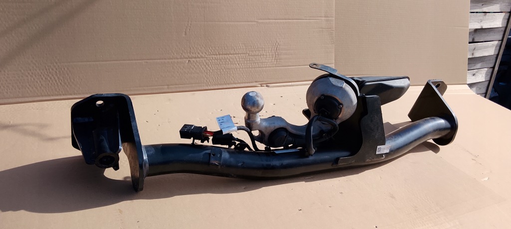 Фаркоп  буксировочный электрический bmw ii 2 u06 100773360-003 1795062 0c2ae007g оригинал с Разборки