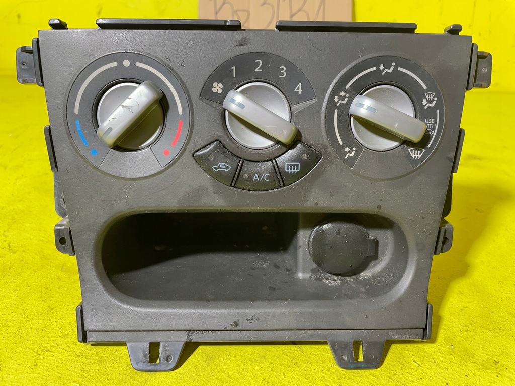 фото №1, Opel agila - панель кондиционера