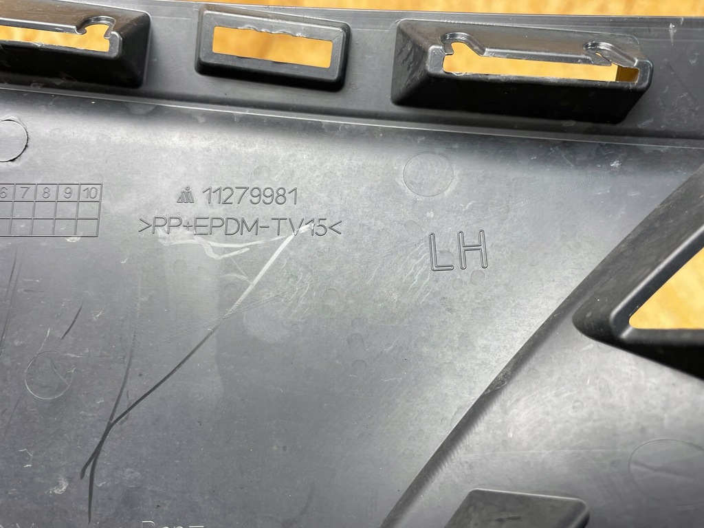 фото №9, Кронштейн направляющая бампера перед левый mercedes eqa eqb h243 x243 a2438857401