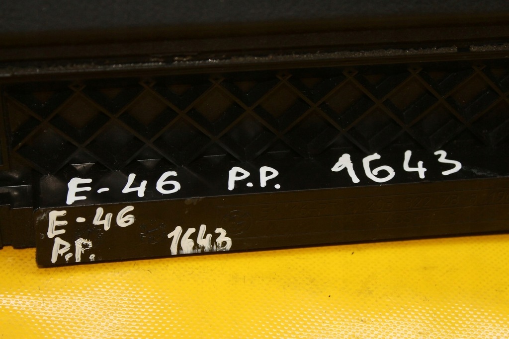 фото №8, Бардачок пассажира bmw e46 8203822zb