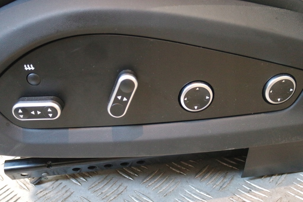 фото №6, Сиденье сиденья ferrari gtc4 lusso обшивка заднее сиденье туннель f218 1