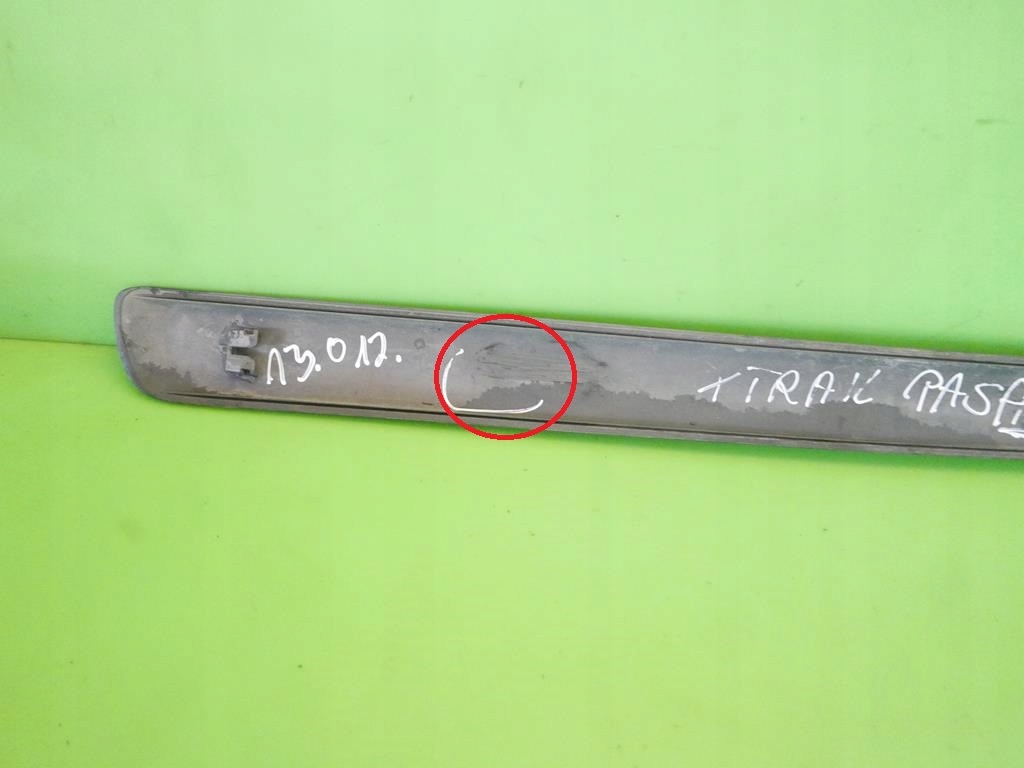 фото №8, Молдинг дверна права перед nissan x-trail i t30