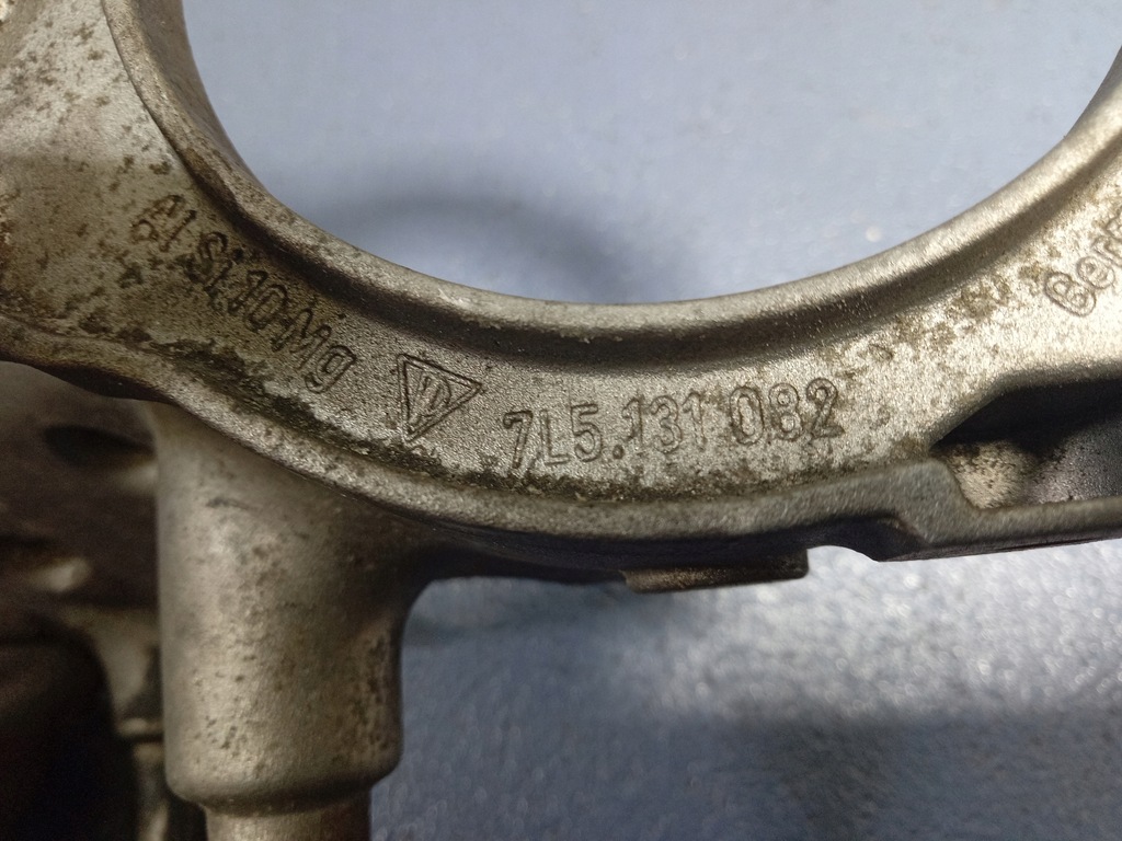 фото №4, Porsche cayenne i 4.5 v8 кріплення тримачі насоса