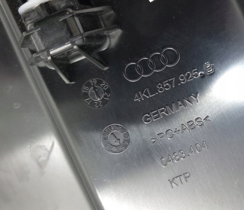 Бардачок водителя чёрный audi e-tron 4kl857925b Недорого