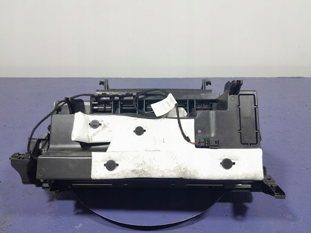 Купити Mercedes a klasa w177 бардачок пасажира європа 1776801200