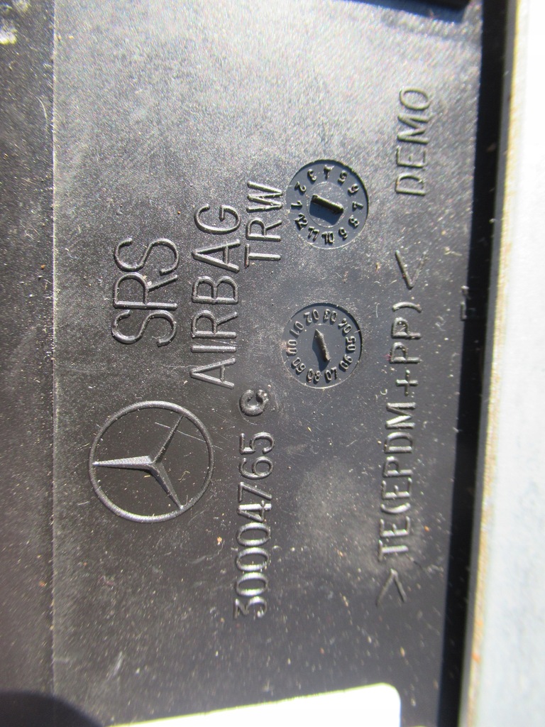 фото №10, Mercedes w211 приборная панель консоль приборная панель ремни подушка