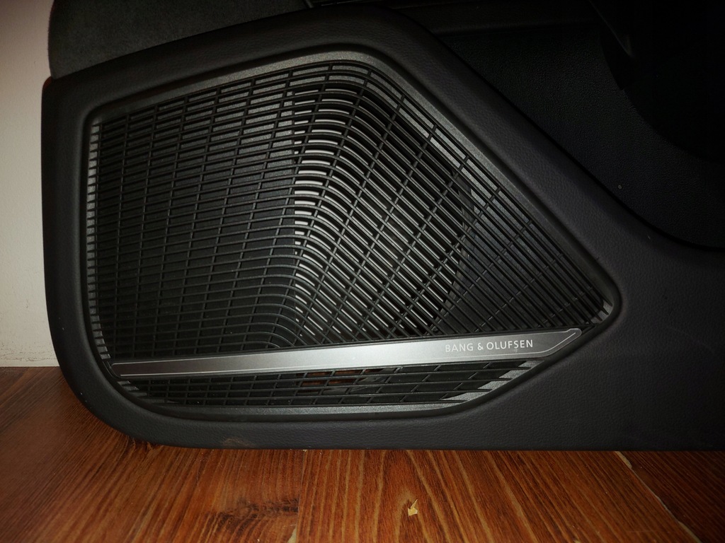 фото №9, Обшивки дверь комплект кожа b&o bang olufsen audi a5 8w cabrio
