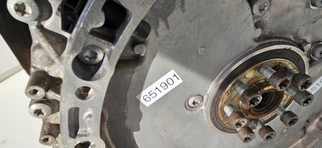 Двигун стійку  mercedes a w176 w246 cla w117 a-klasa om 651901 651.901 Недорого