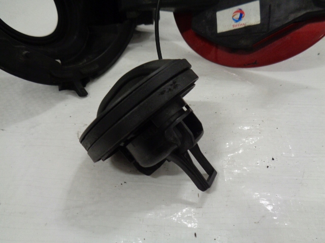 Peugeot 308 t9 sw универсал крышка заливной топлива дизель eypd в Украине