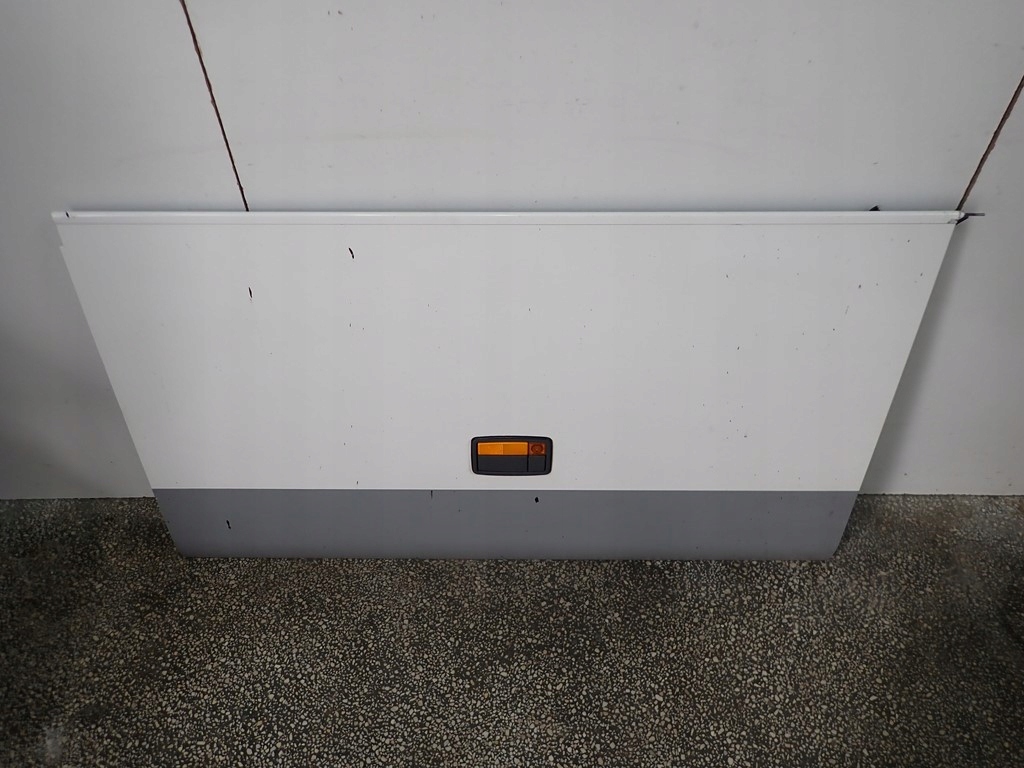 фото №1, Крышка багажника дверь бардачка бардачок bok багажного mercedes benz intouro 19r