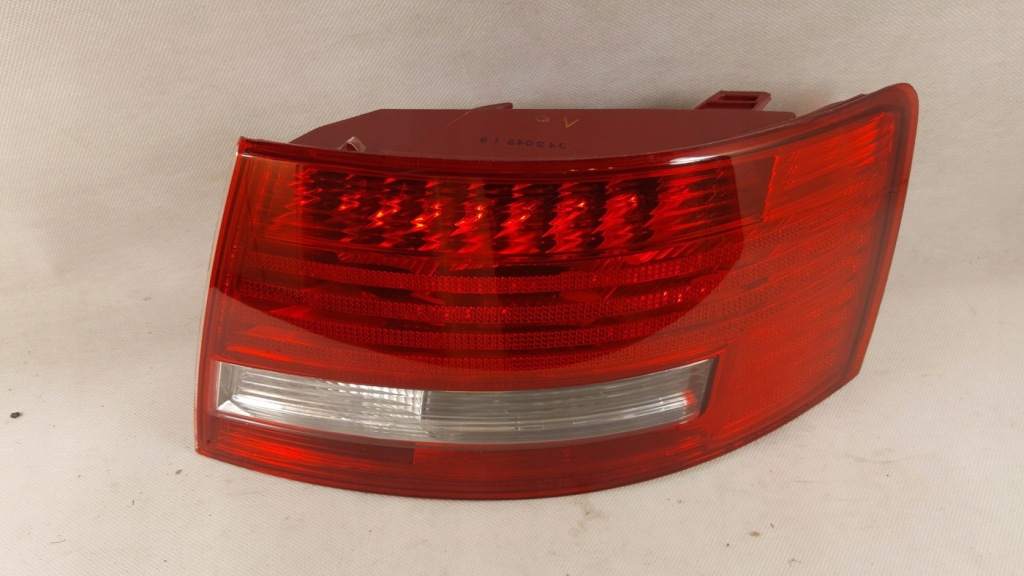 Купити Audi a6 c6 правий фара задній задня led седан 04-08