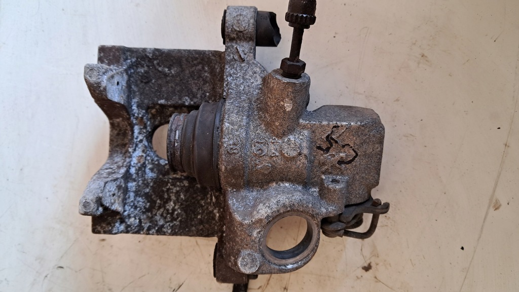 фото №10, Citroen c5 iii x7 задній супорт гальмівний правий лівий