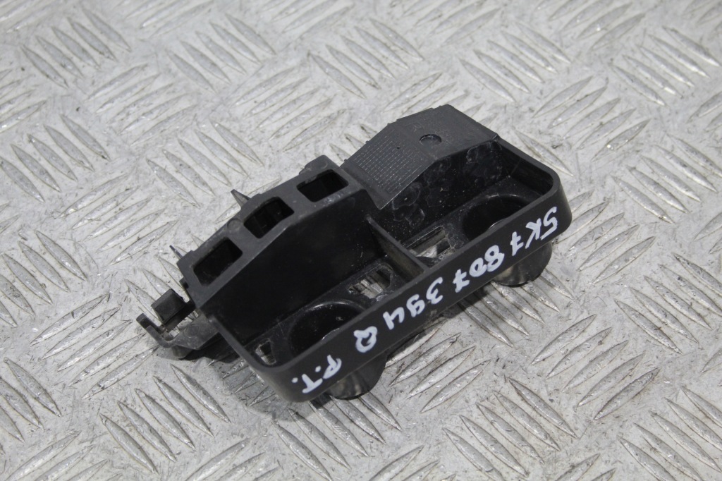 фото №1, Направляющая правый задняя vw golf vi 6 5k7 cabrio