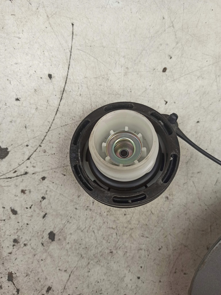 фото №6, Hyundai ix35 кришка заливної пального 69510-2s000