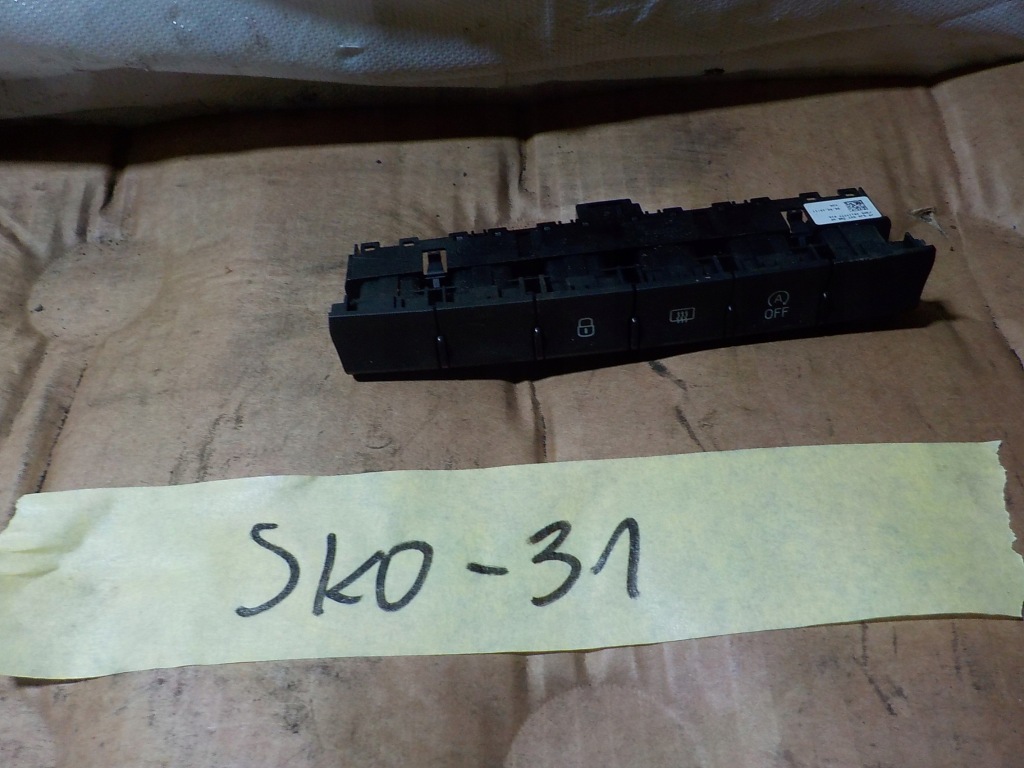 фото №4, Skoda rapid 1.6 tdi 2016r панель переключателей 5ja927132