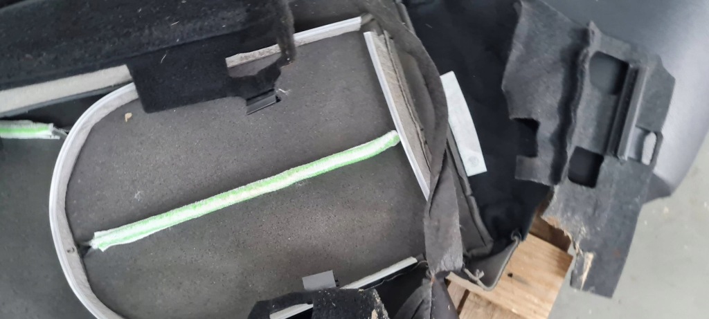 фото №12, Chrysler pacifica 2022 обшивка сидіння шкіра 3 ряд підголівники задня задні