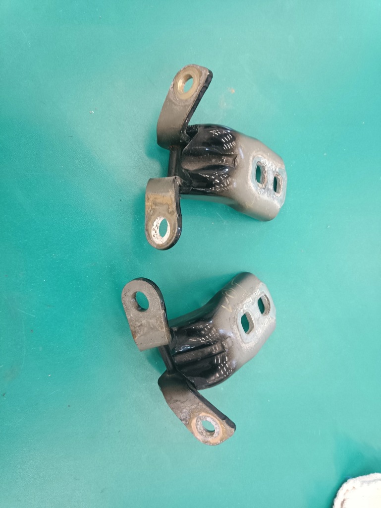 фото №4, Chevrolet volt ii 2 петля дверь левый перед