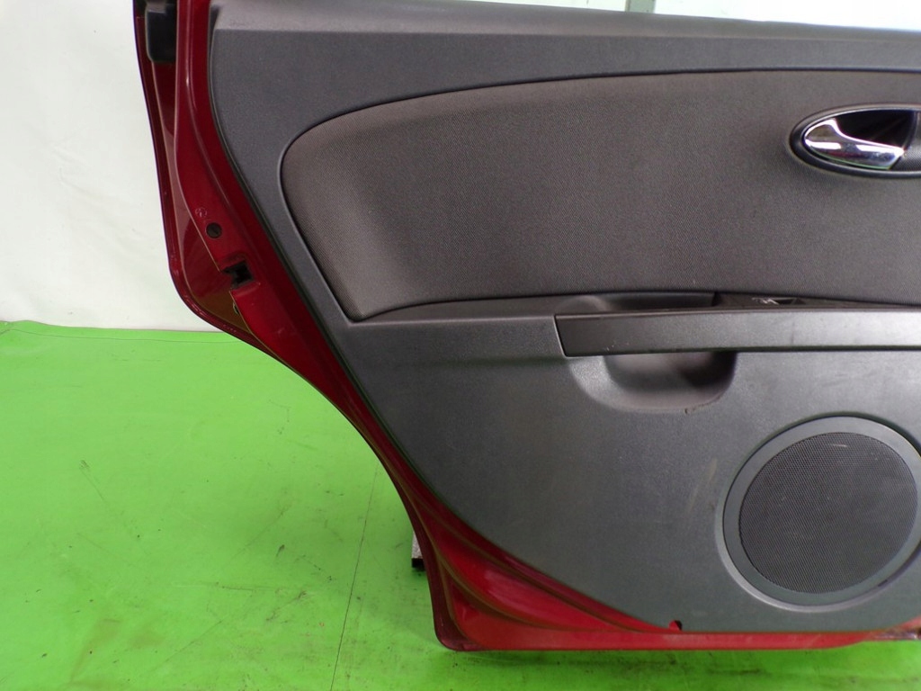 Seat leon 2 дверь левая задний задние Доставка