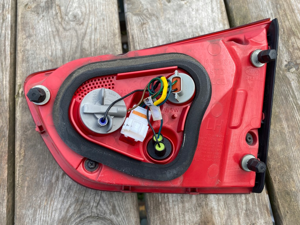 фото №6, Kia rio iv лампа крышка багажника задняя 92404-h8 92403-h8